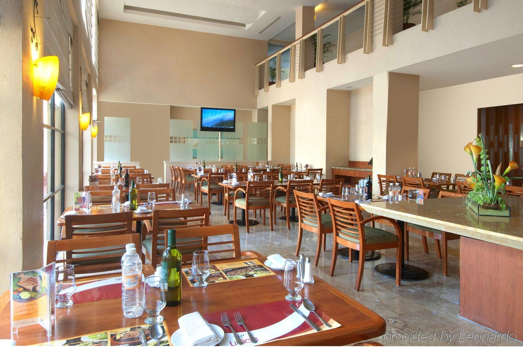 Fiesta Inn Poza Rica Restoran gambar
