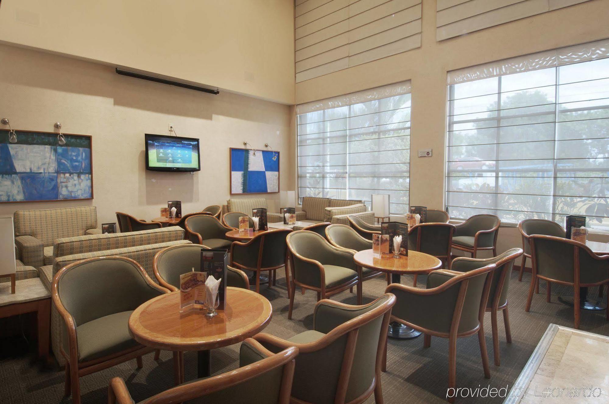 Fiesta Inn Poza Rica Restoran gambar